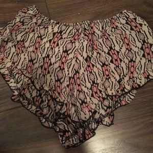 Brandy Melville vodi shorts